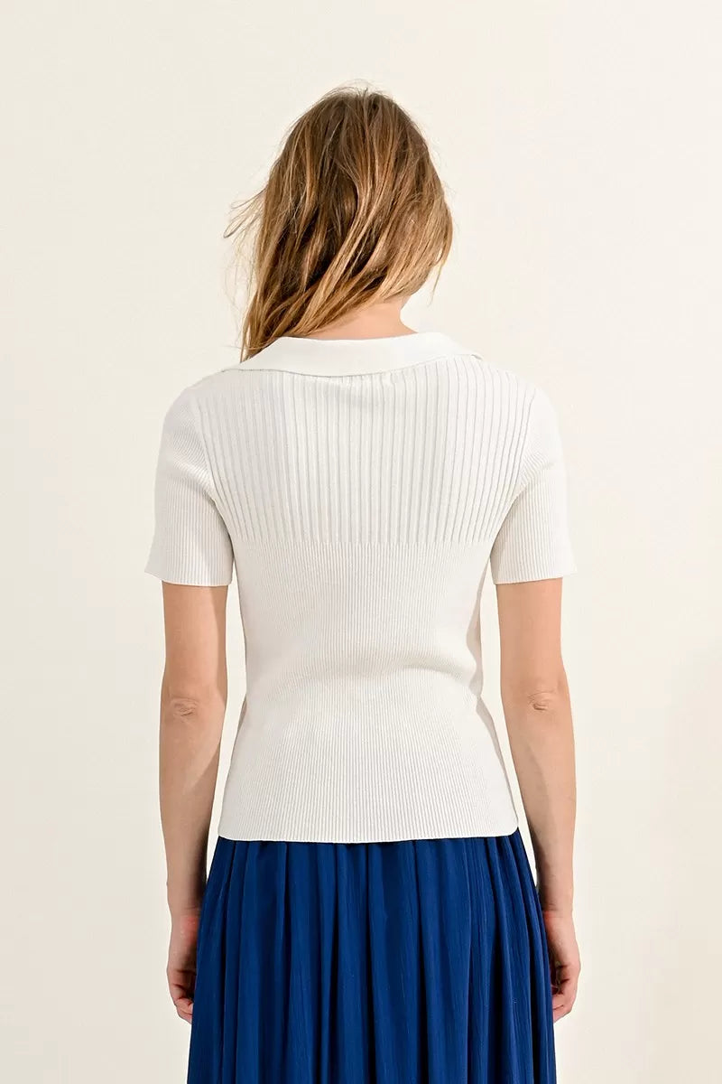 WHITE RIBBED COLLAR KNIT