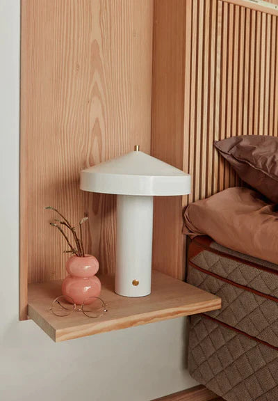 HATTO TABLE LAMP - WHITE