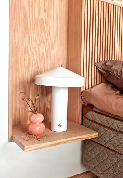 HATTO TABLE LAMP - CLAY