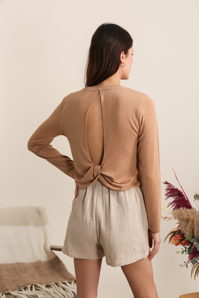 CAMEL TWIST SWEATER