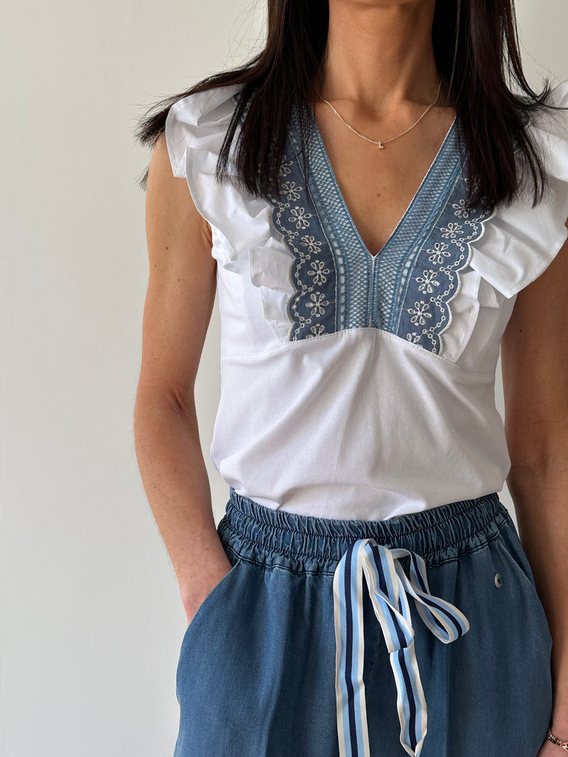 DENIM EMBROIDERED SLEEVE TOP