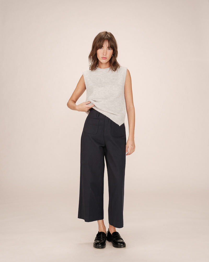 NAVY CROP TROUSERS