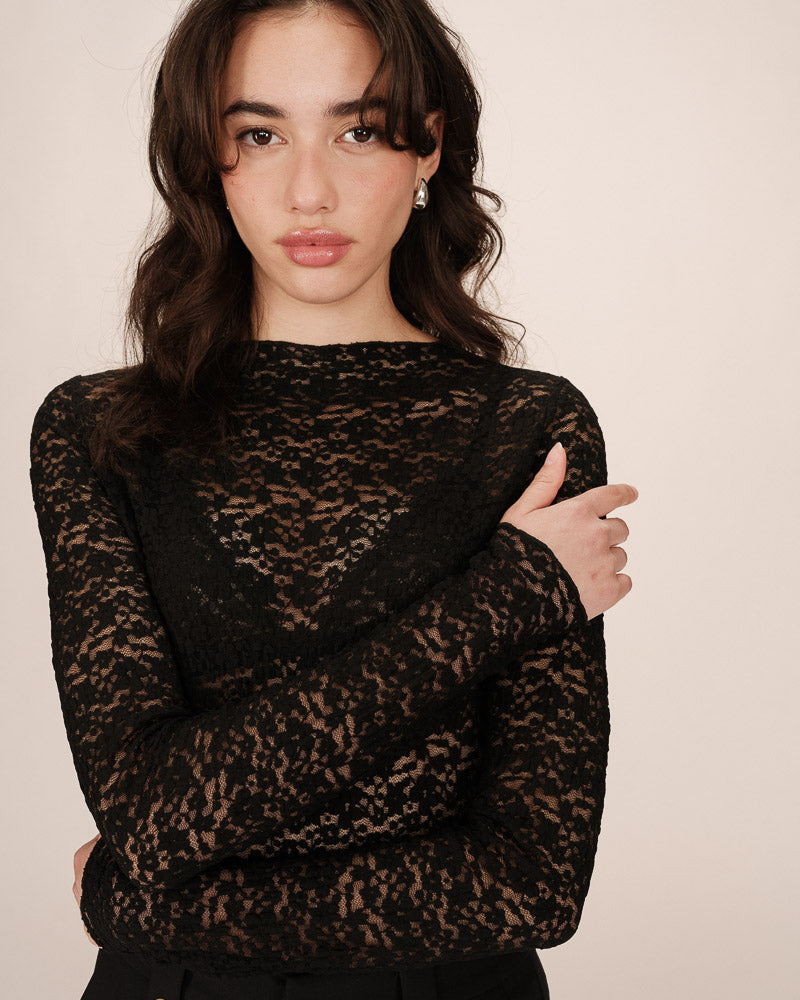 BLACK LACE LONG SLEEVE TOP