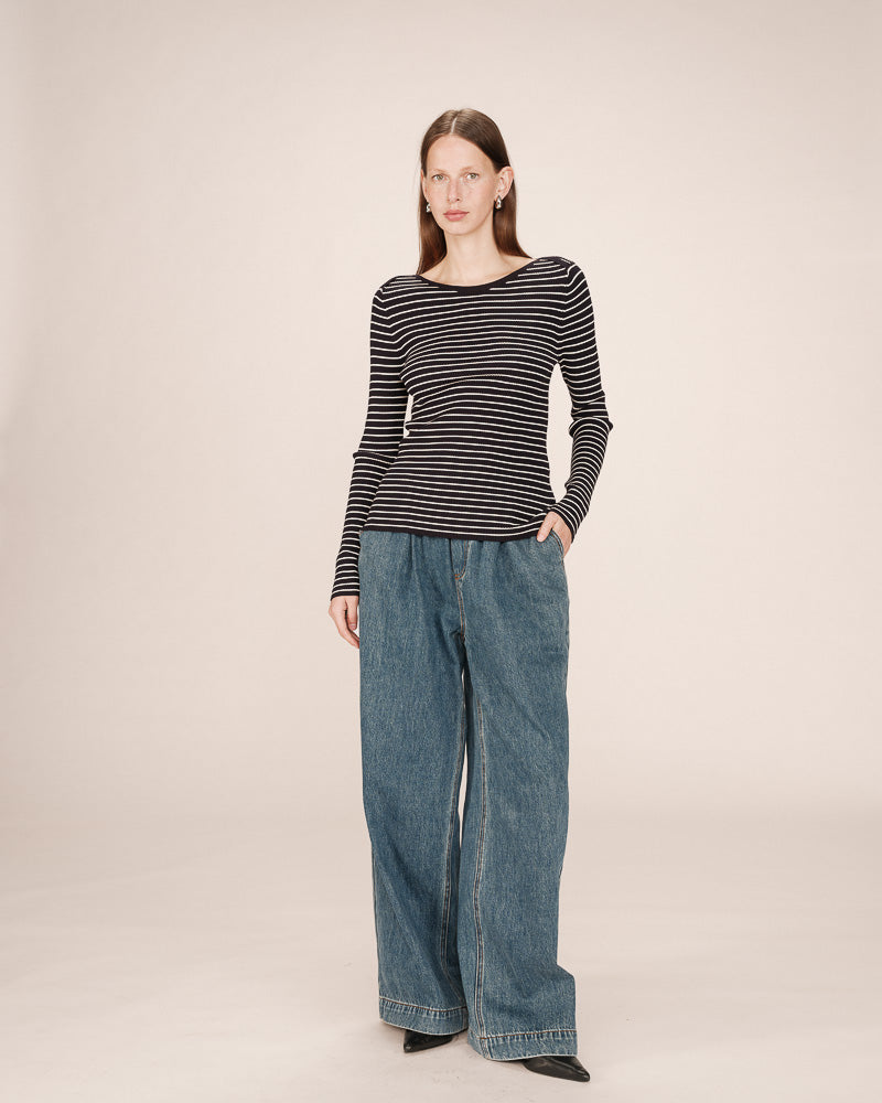NAVY STRIPE TOP