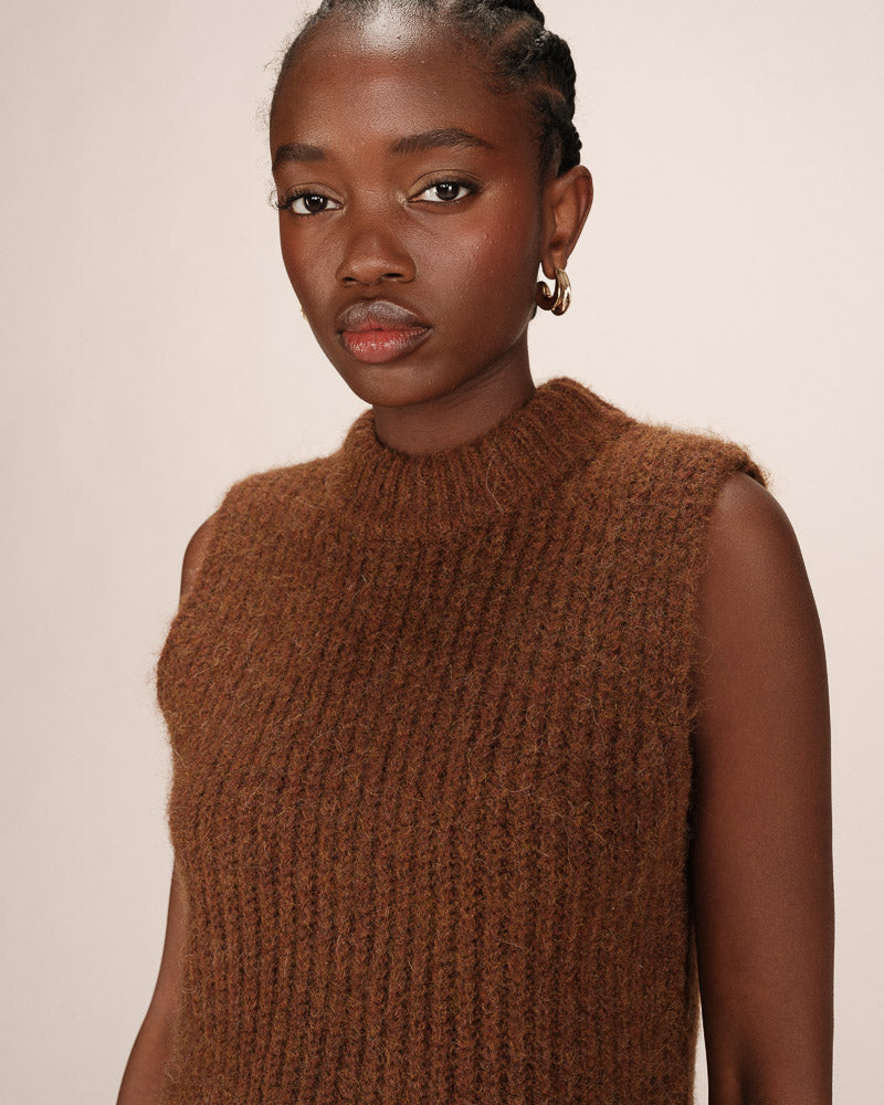 DARK TAN SLEEVELESS KNIT