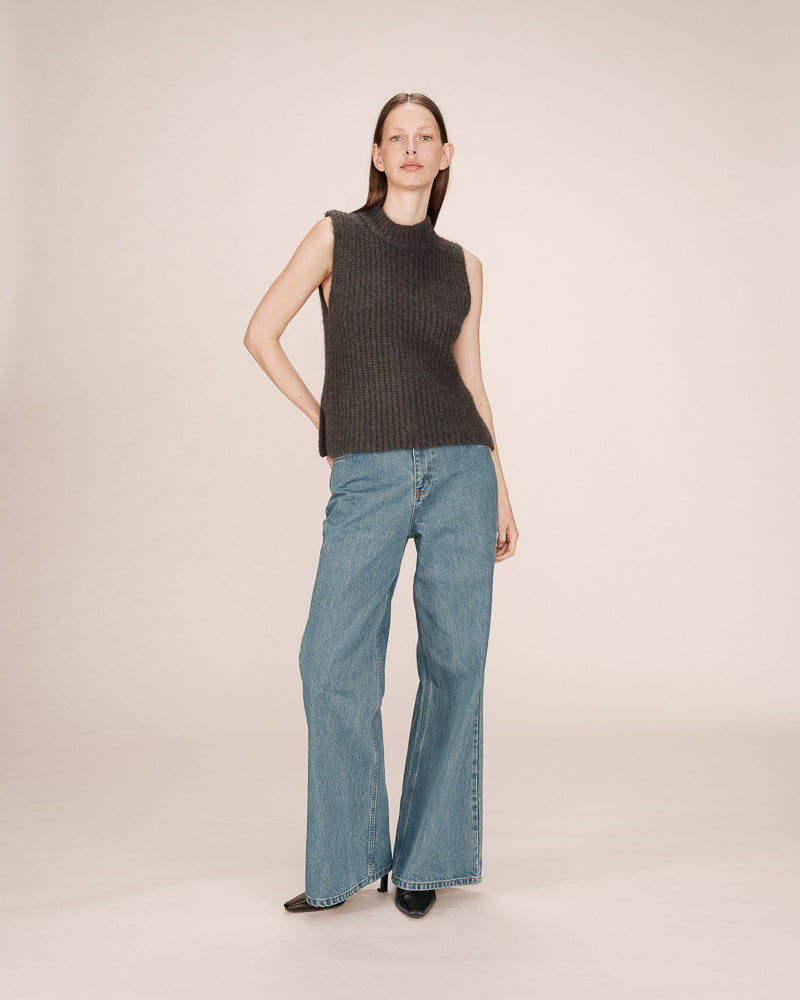 ANTHRACITE SLEEVELESS KNIT