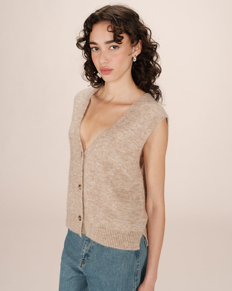 BEIGE KNITTED WAISTCOAT
