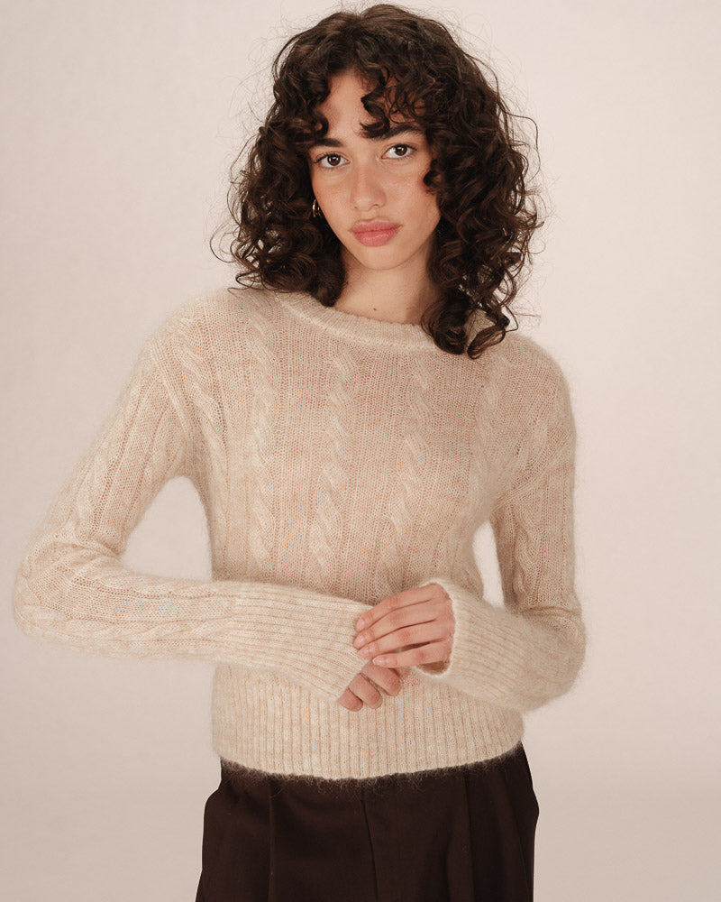 VANILLA CABLE KNIT SWEATER
