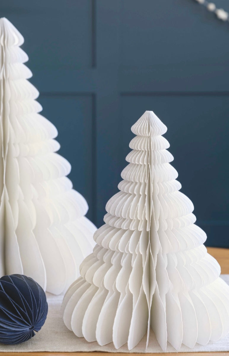 WARM WHITE PAPER TREE