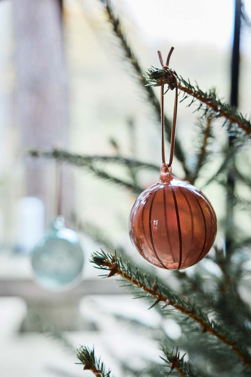 NUTMEG STRIPE BAUBLE
