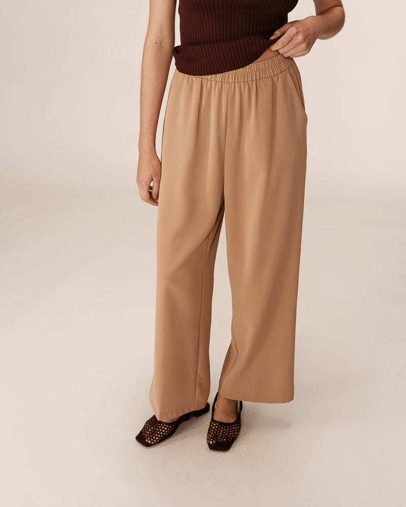 ONE SIZE CAMEL TROUSERS