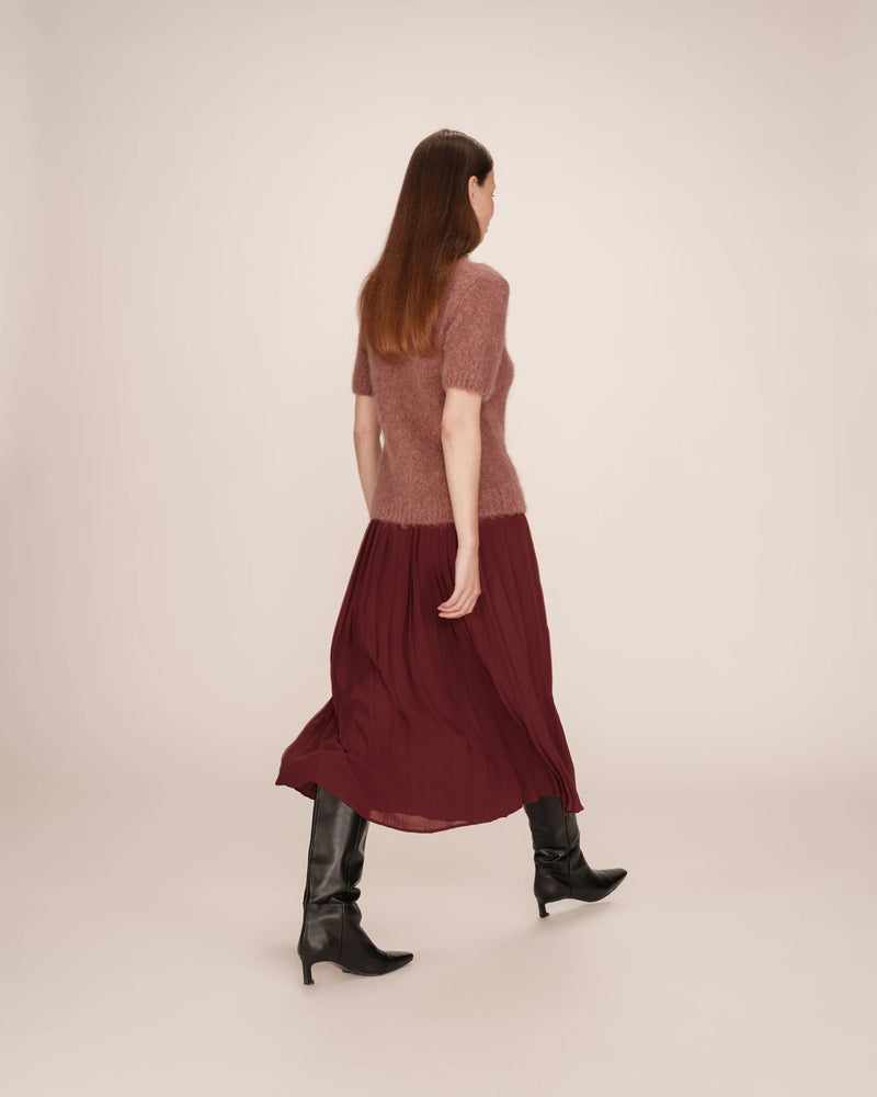 CHOCOLATE PLEATED SKIRT