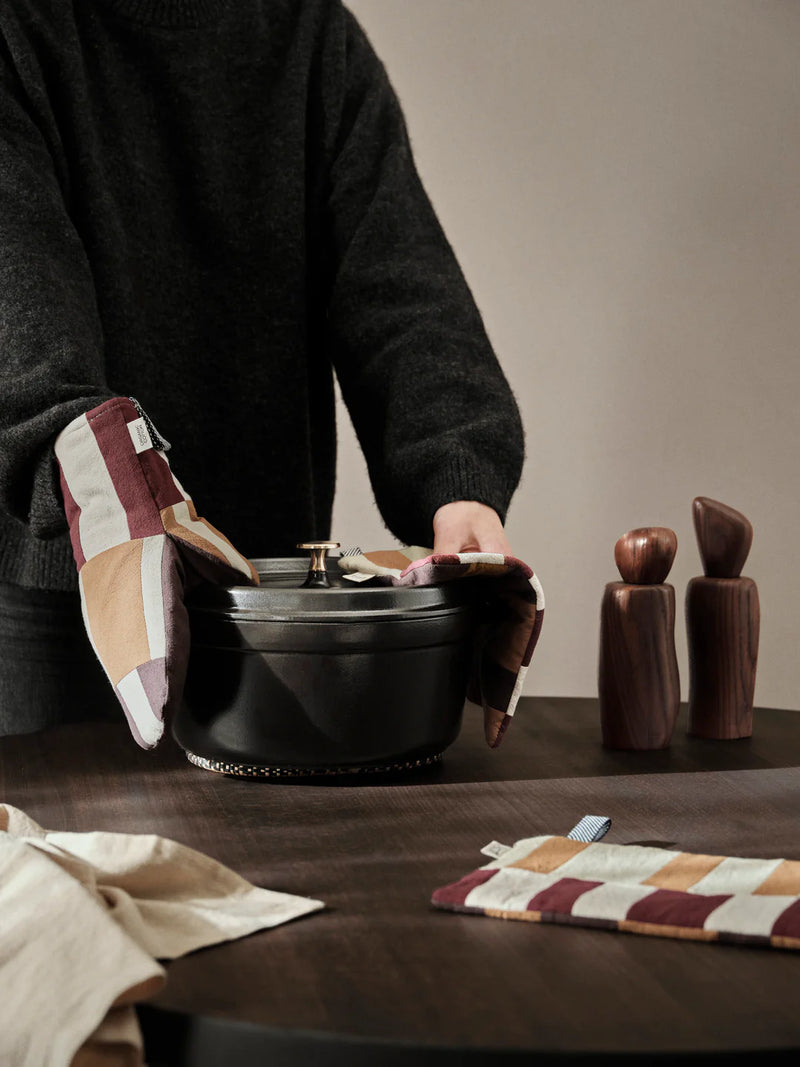 SECTION OVEN MITT