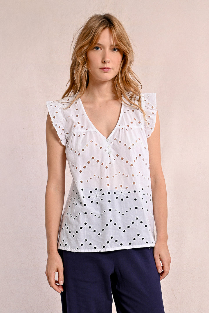 WHITE EMBROIDERY TOP