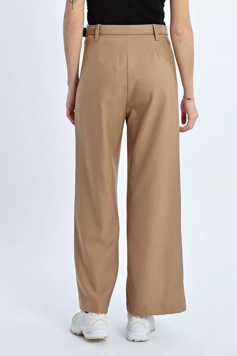 CAMEL BELTED CROP TROUSERS