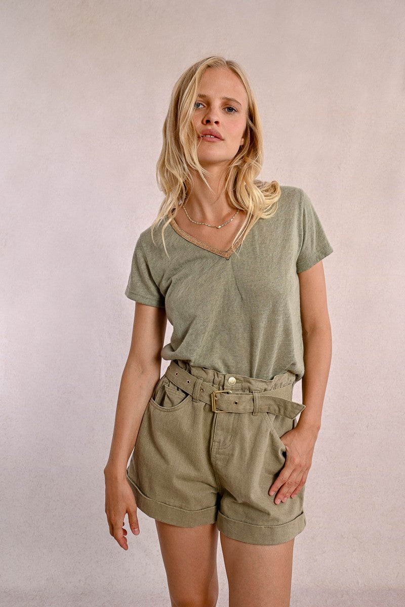 FLOWY LIGHT KHAKI T SHIRT