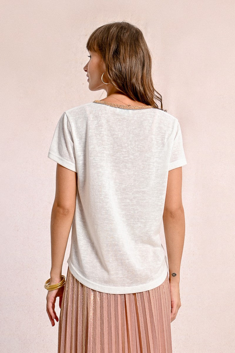 FLOWY OFF WHITE T SHIRT