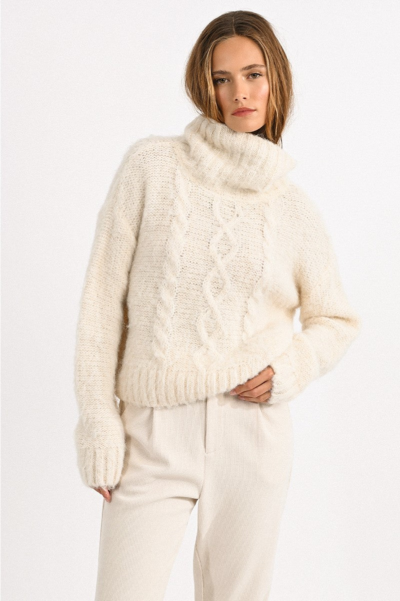 CREAM SOFT SWEATER