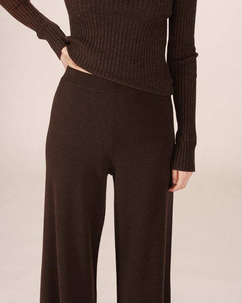 CHOCOLATE KNITTED TROUSERS