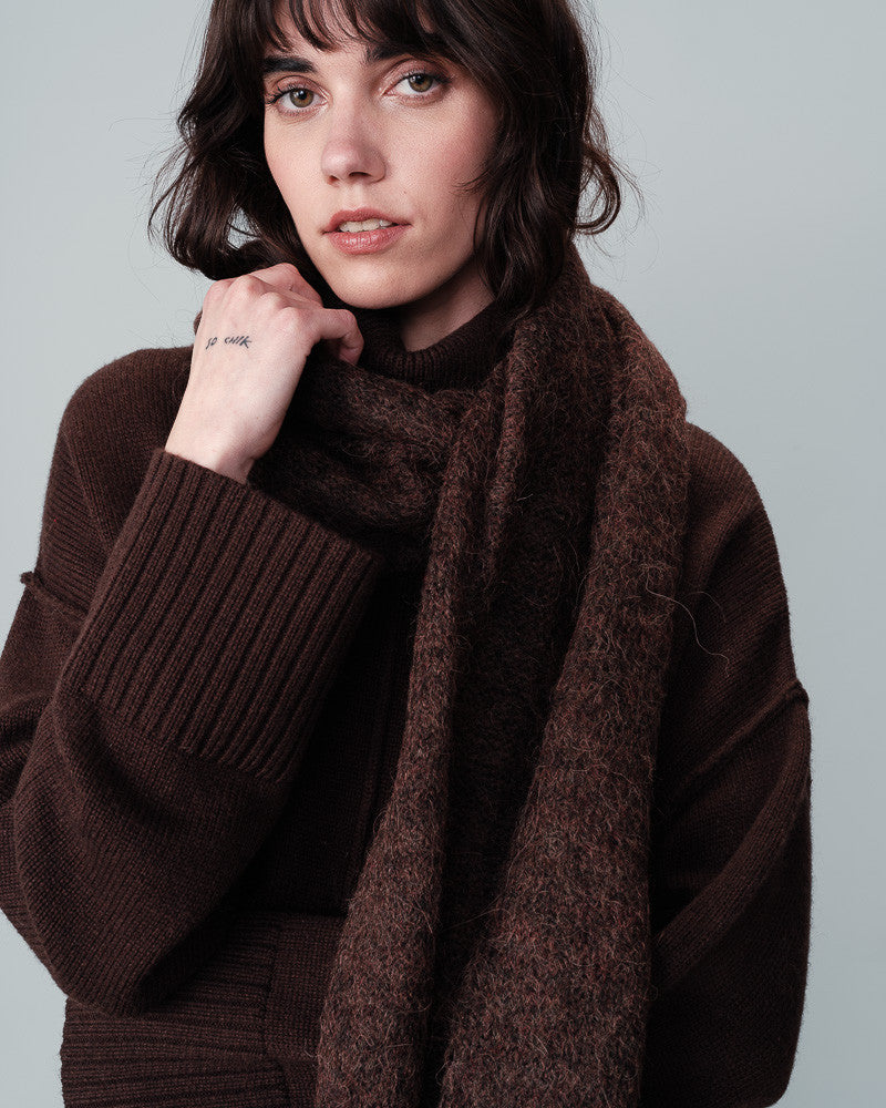 BROWN KNITTED SCARF