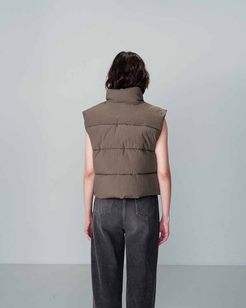 KHAKI SLEEVELESS PUFFA