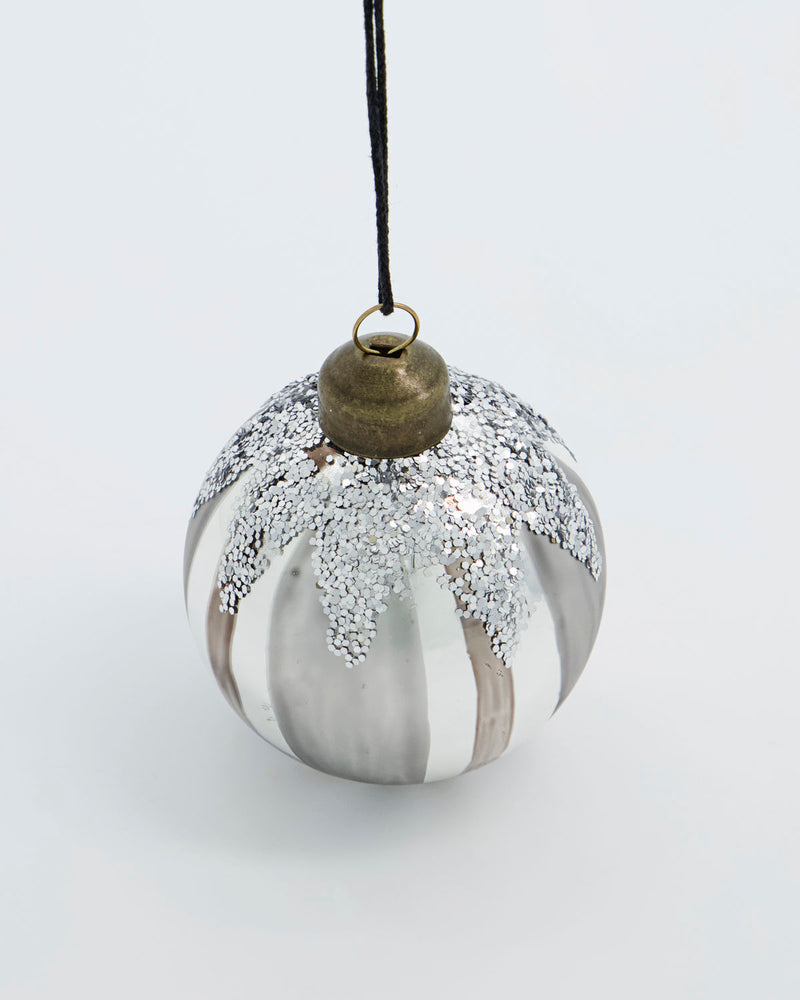 GREY STAR BAUBLE