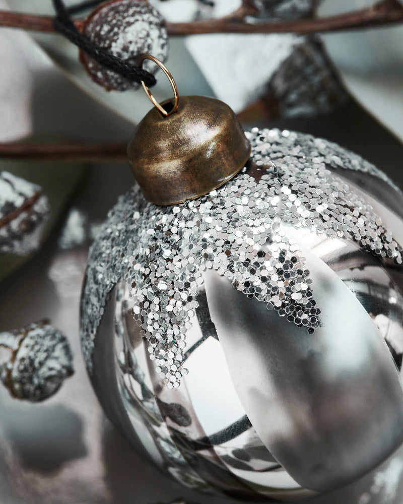 GREY STAR BAUBLE