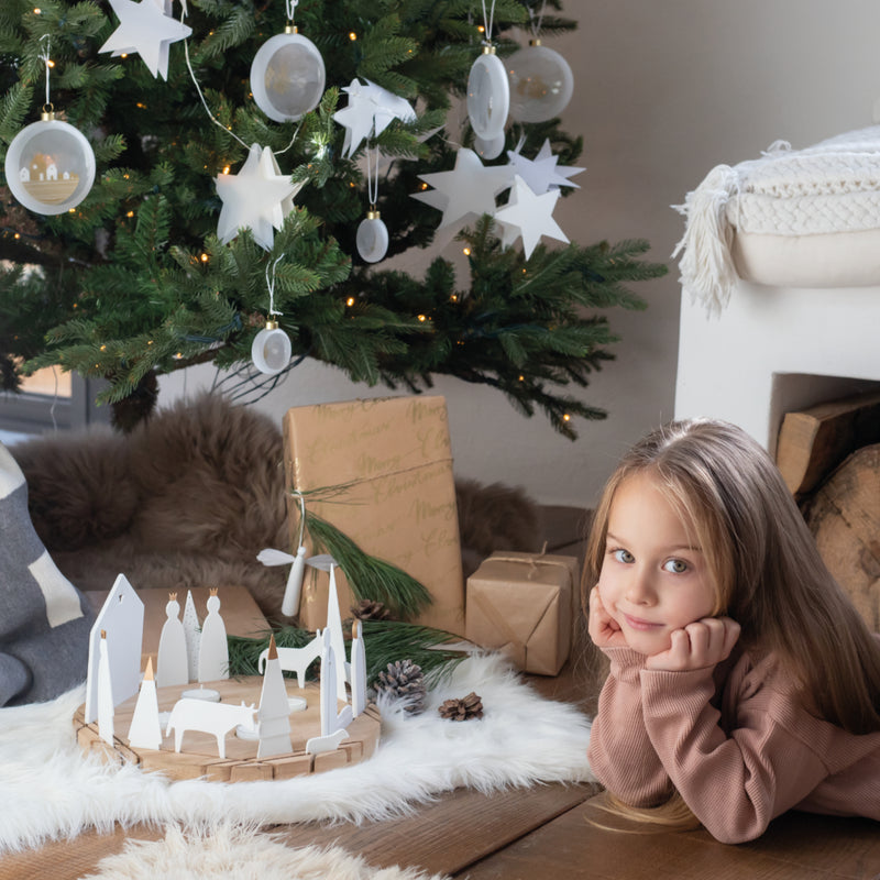 ROUND NATIVITY SCENE