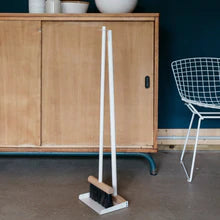 LONG HANDLE DUSTPAN & BRUSH - WHITE
